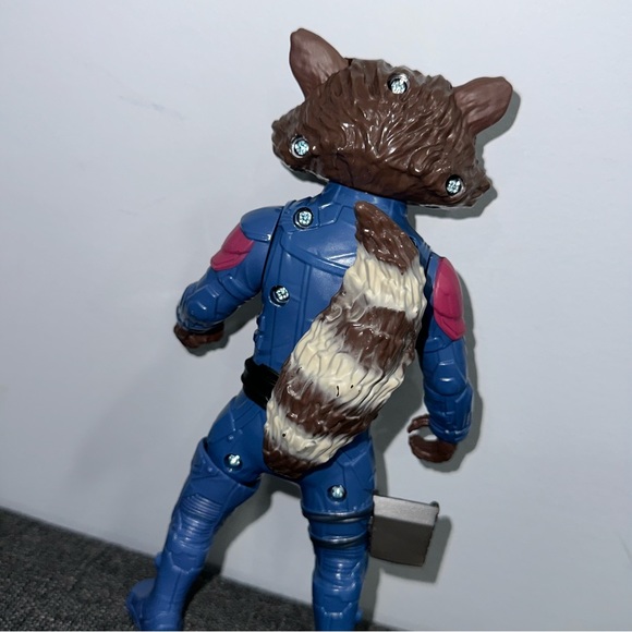 Action figures - Picture 10 of 10